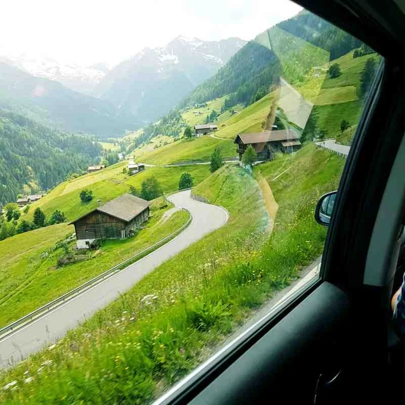 Serpentinen ins Südtiroler Tal